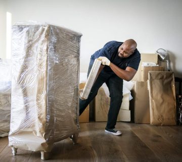 خدمات فك وتركيب وتغليف العفش